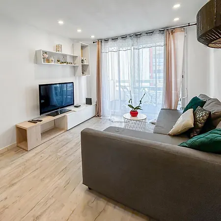 Bord De A - Balcon, Place De Parking, 700m De La Gare
