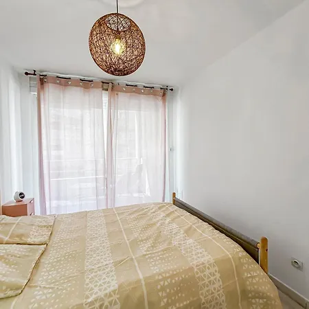 Apartment Bord De A - Balcon, Place De Parking, 700m De La Gare *