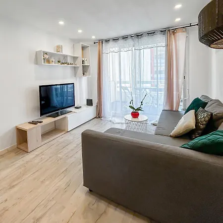 Apartment Bord De A - Balcon, Place De Parking, 700m De La Gare Sete
